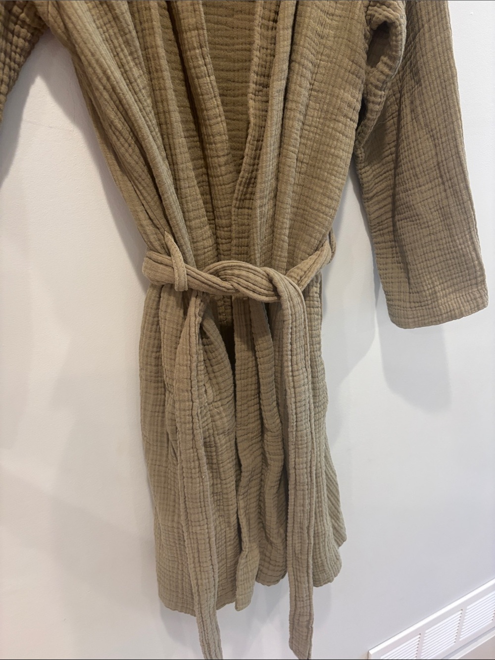 Parachute Olive Cloud Cotton Robe in Sage Green - Picture 5 of 7